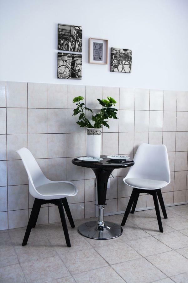 Best Located Executive Apartment In Maroussi. Athens Exterior photo